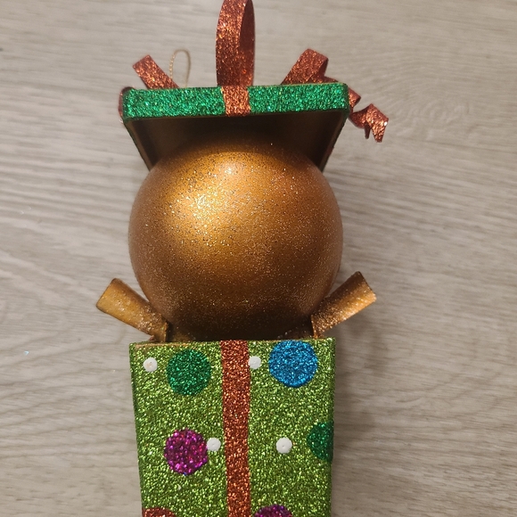 Rudolph present ornament - Picture 3 of 7